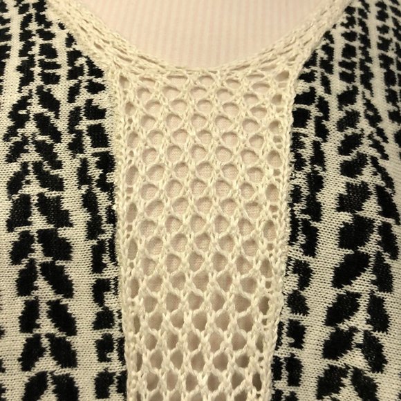 C Wonder Jacquard Knit Short Sleeve Sweater Poncho - Picture 4 of 8